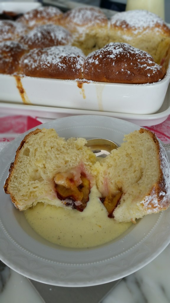 Rohrnudeln mit Pflaumenfüllung und Vanillesauce – Delicious dishes ... Rohrnudeln mit Pflaumenfüllung und Vanillesauce – Delicious dishes ...